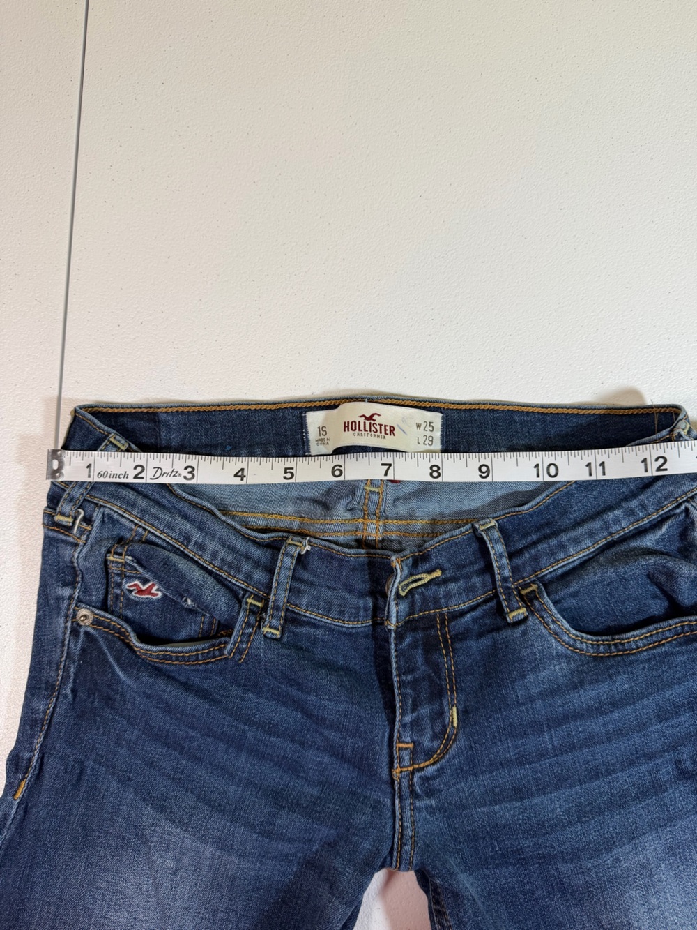 Hollister Oceanside Super Skinny Women's Straight-Leg Jeans in Dark Blue Wash - Picture 3 of 10